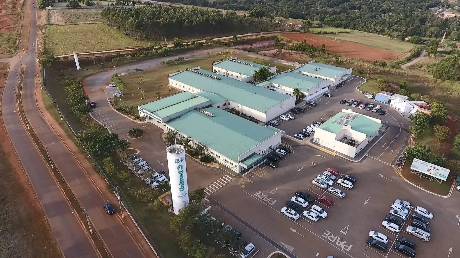 Vista aérea de complexo hospitalar da Unimed Sul Paulista