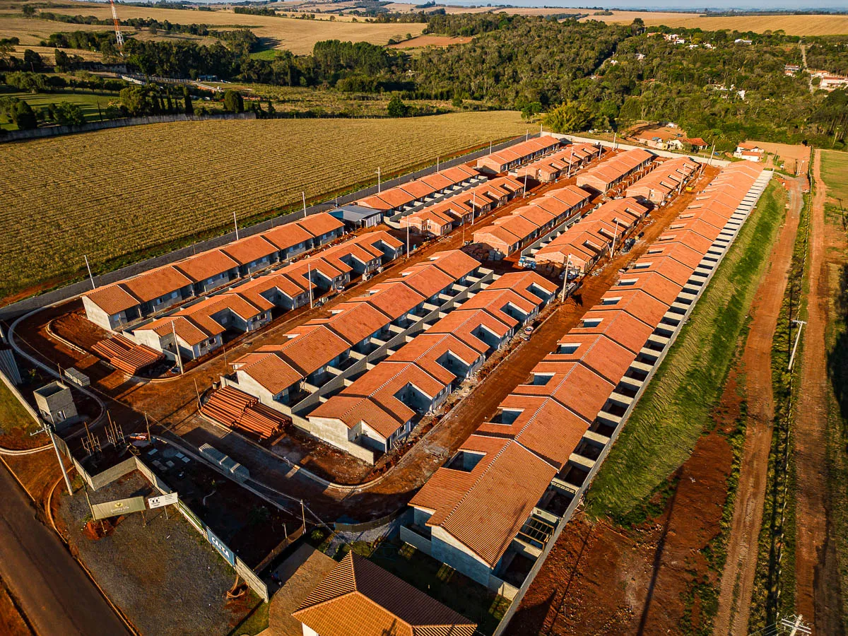 Vista aérea do entorno e das casas do Quality Life Itapê